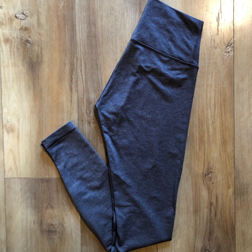 🔗 Lululemon Wunder Unders 🔗 - Picture 6 of 9